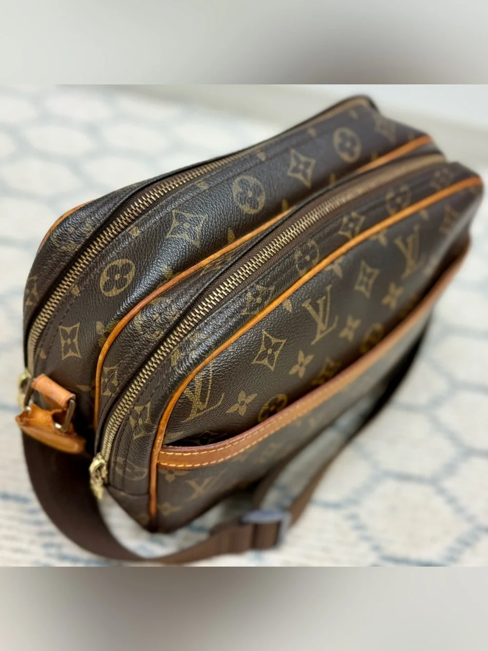 LOUIS VUITTON Vintage Unisex Y2K Brown Monogram Canvas Reporter PM Crossbody